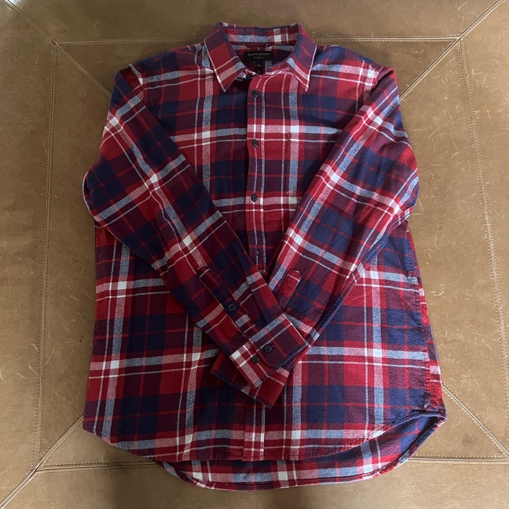 Banana Republic men’s long-sleeve red,white & navy blue button down shirt -Large